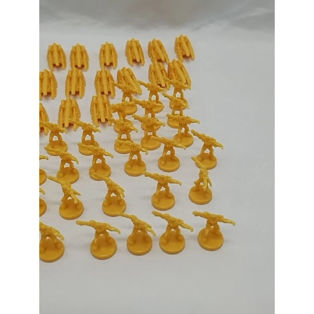 (47) 2007 Transformers Yellow Risk Board Game Player Pieces